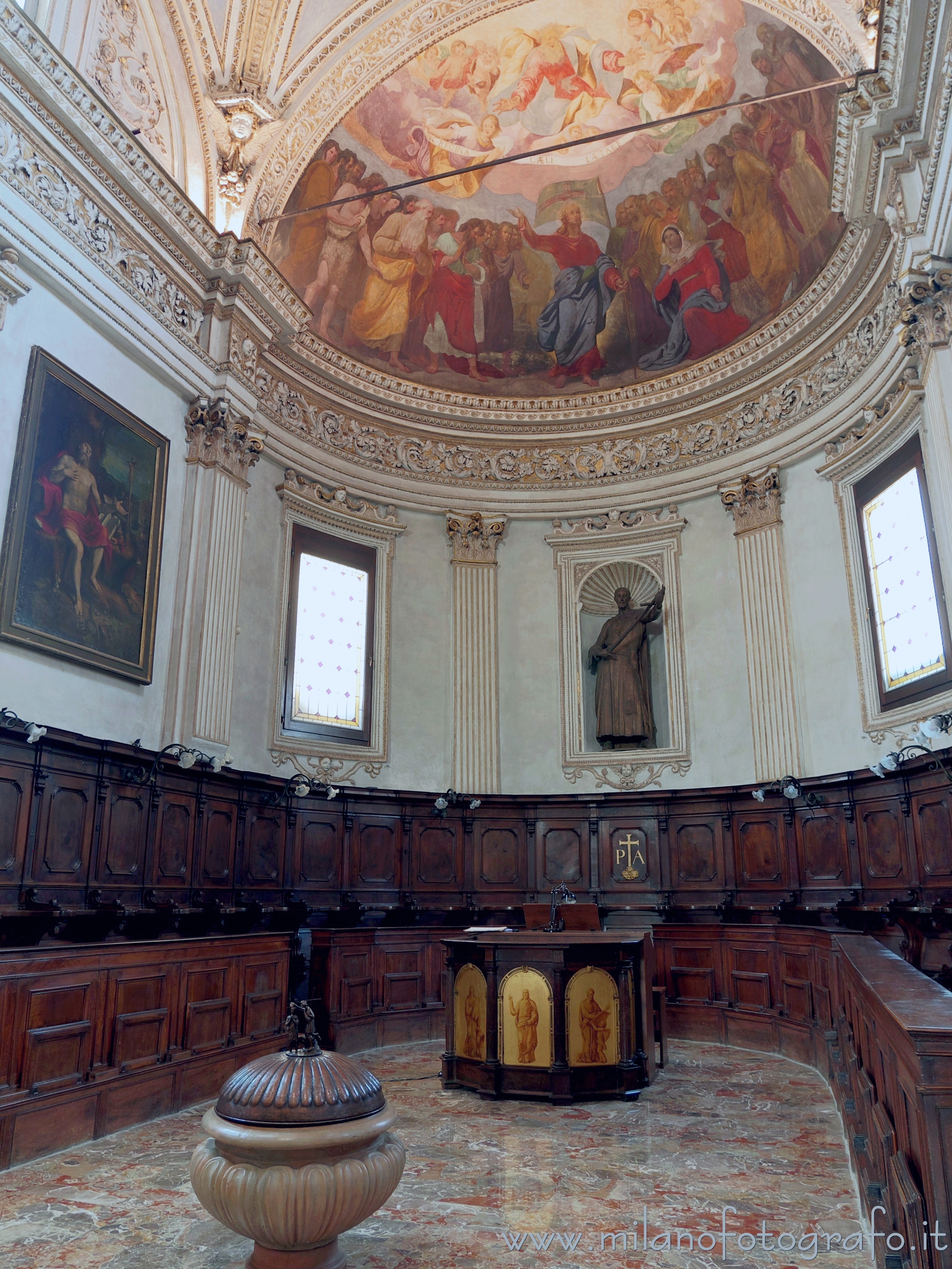 Milan (Italy) - Choir of the Church of the Saints Paul and Barnabas